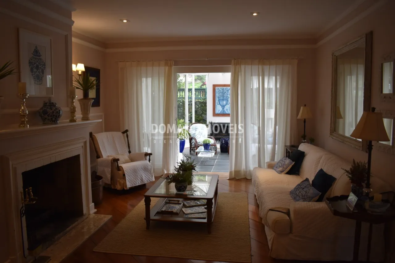 Casa à venda de 1.750 m² em Campos do Jordão, SP, Brasil