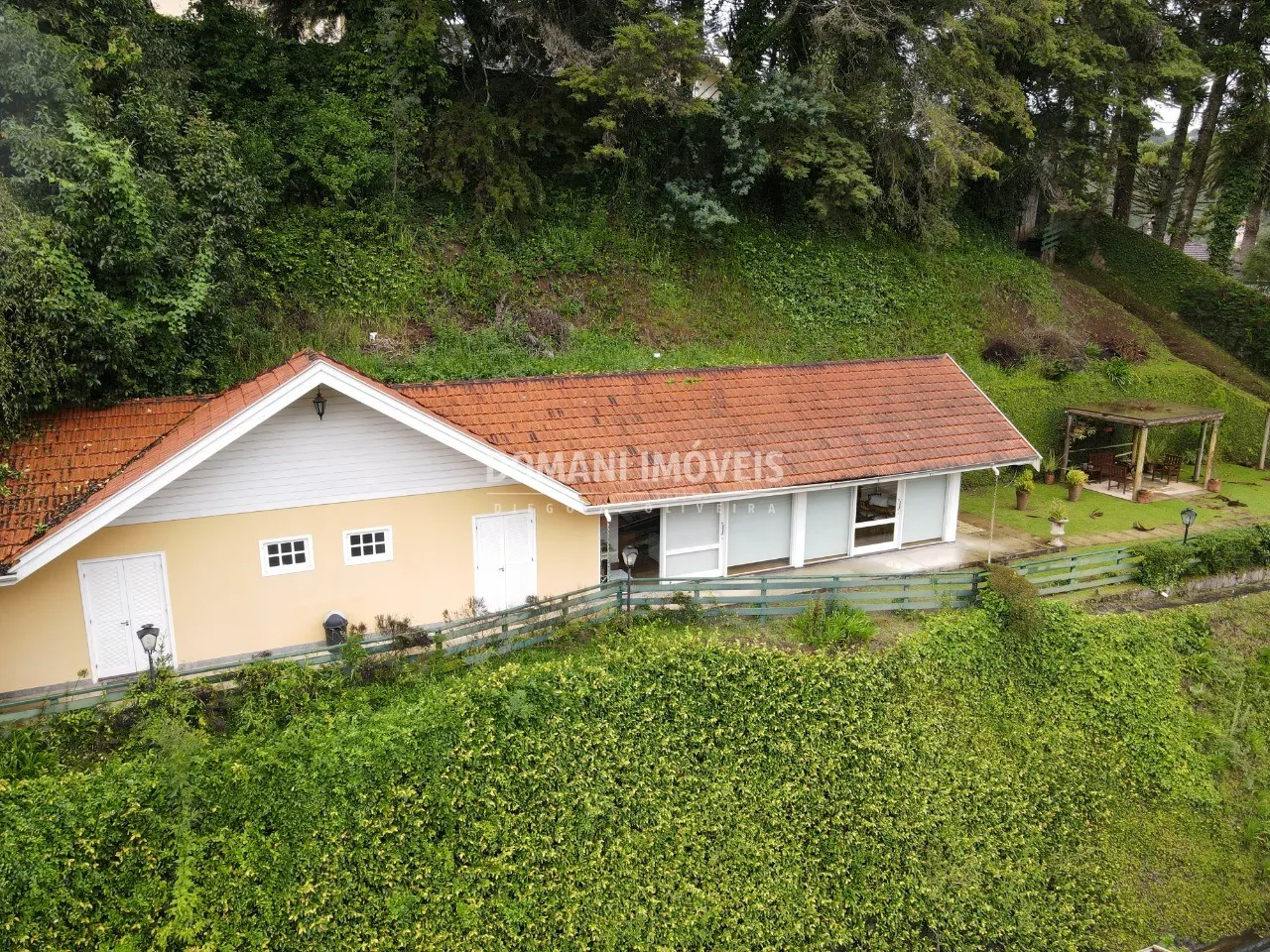 Casa à venda de 1.750 m² em Campos do Jordão, SP, Brasil