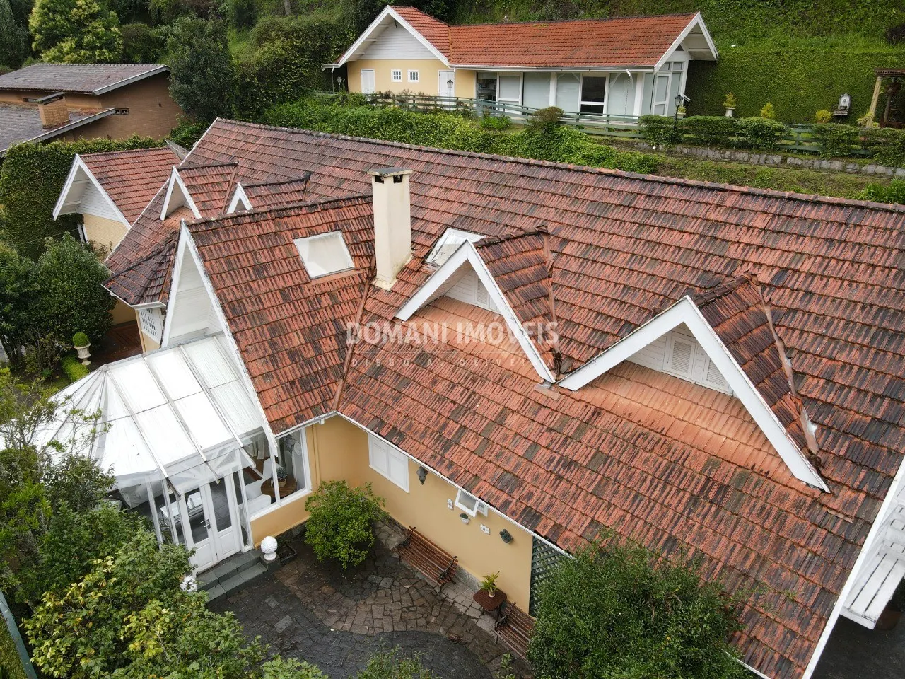Casa à venda de 1.750 m² em Campos do Jordão, SP, Brasil