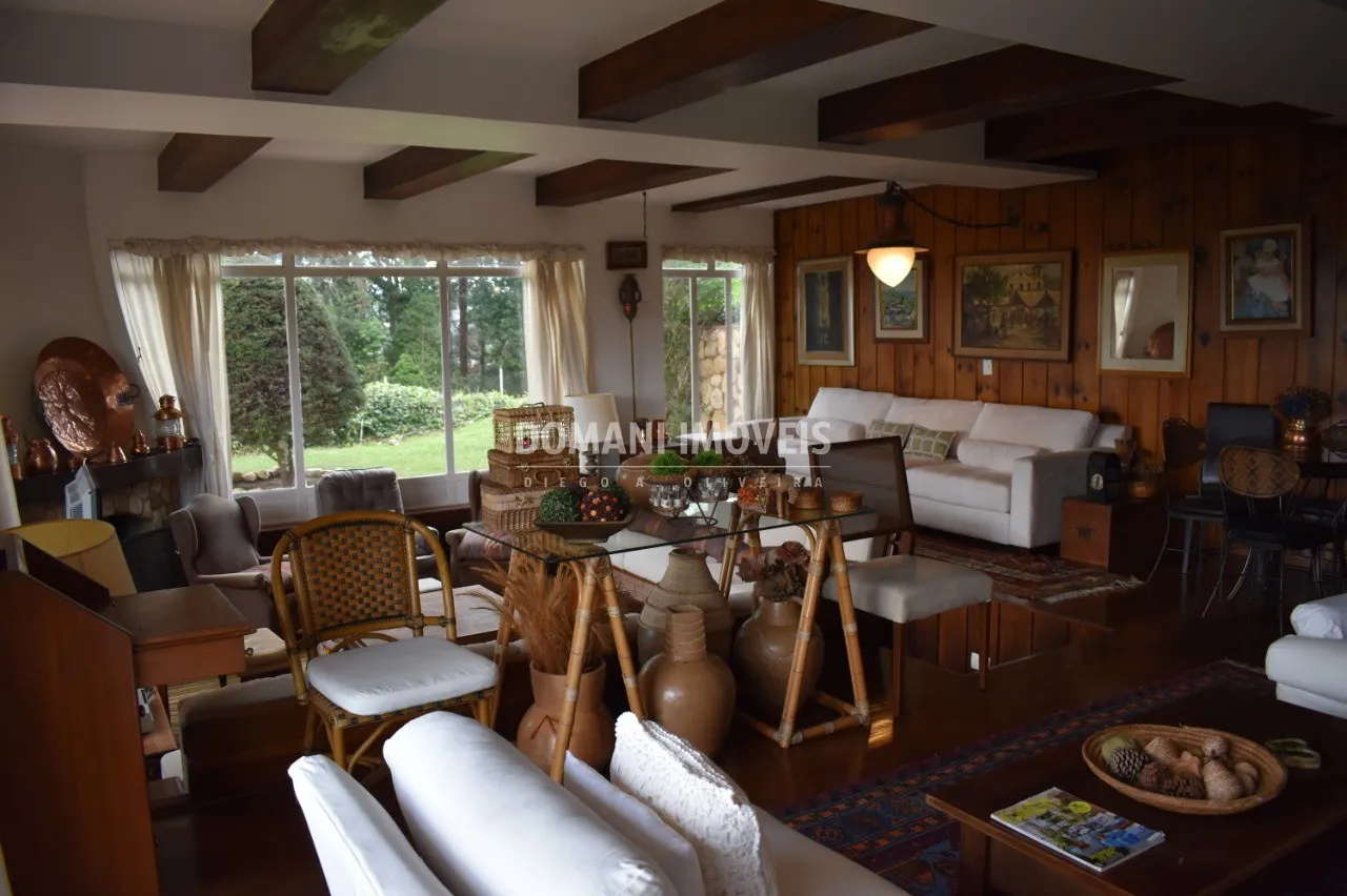 Casa à venda de 3.080 m² em Campos do Jordão, SP, Brasil