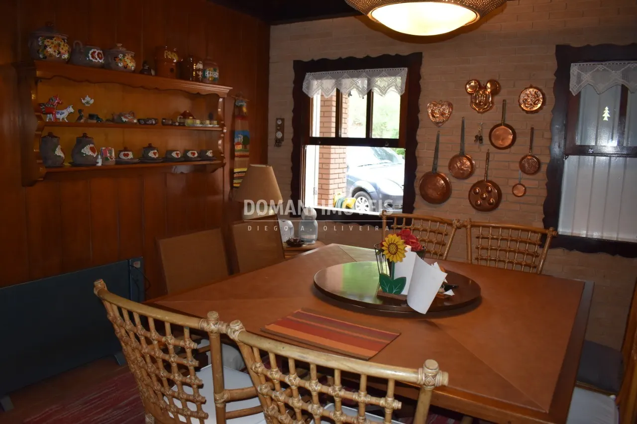 Casa à venda de 3.080 m² em Campos do Jordão, SP, Brasil