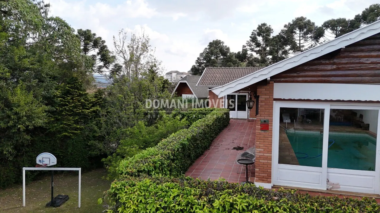 Casa à venda de 3.080 m² em Campos do Jordão, SP, Brasil