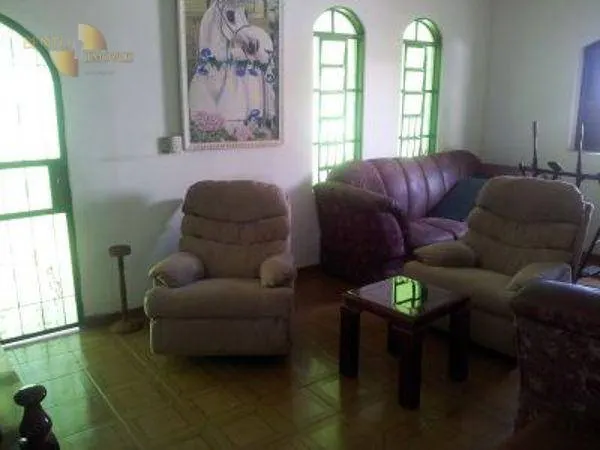 Casa à venda de 1.080 m² em Cuiabá, MT, Brasil