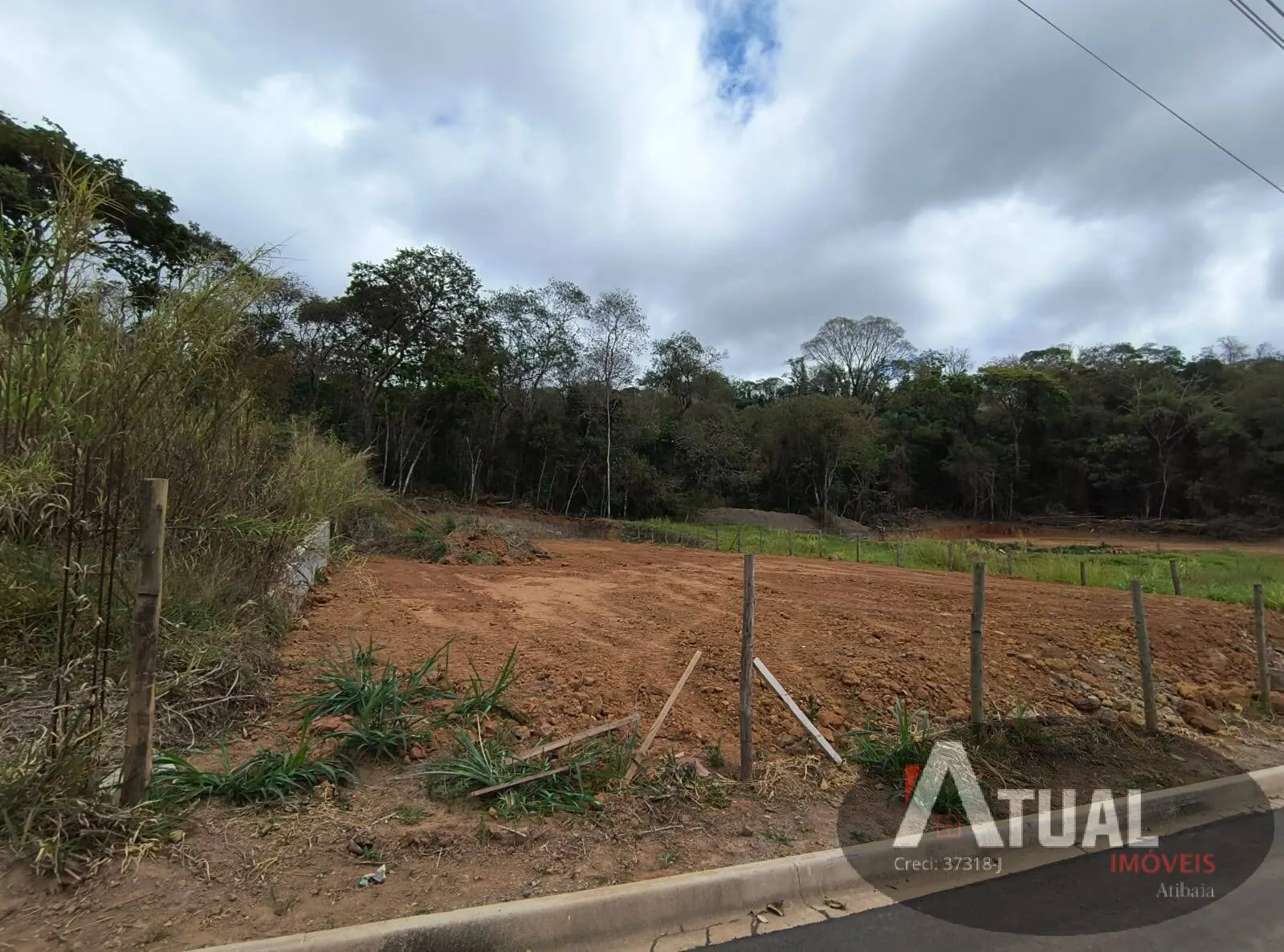 Terreno à venda de 1.000 m² em Atibaia, SP, Brasil