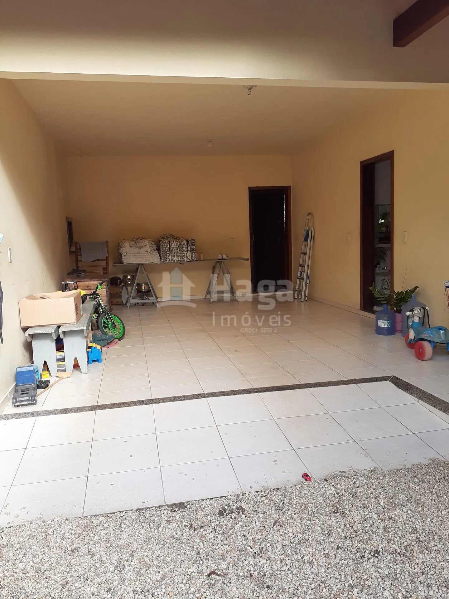 Casa à venda de 2.058 m² em Guabiruba, SC, Brasil
