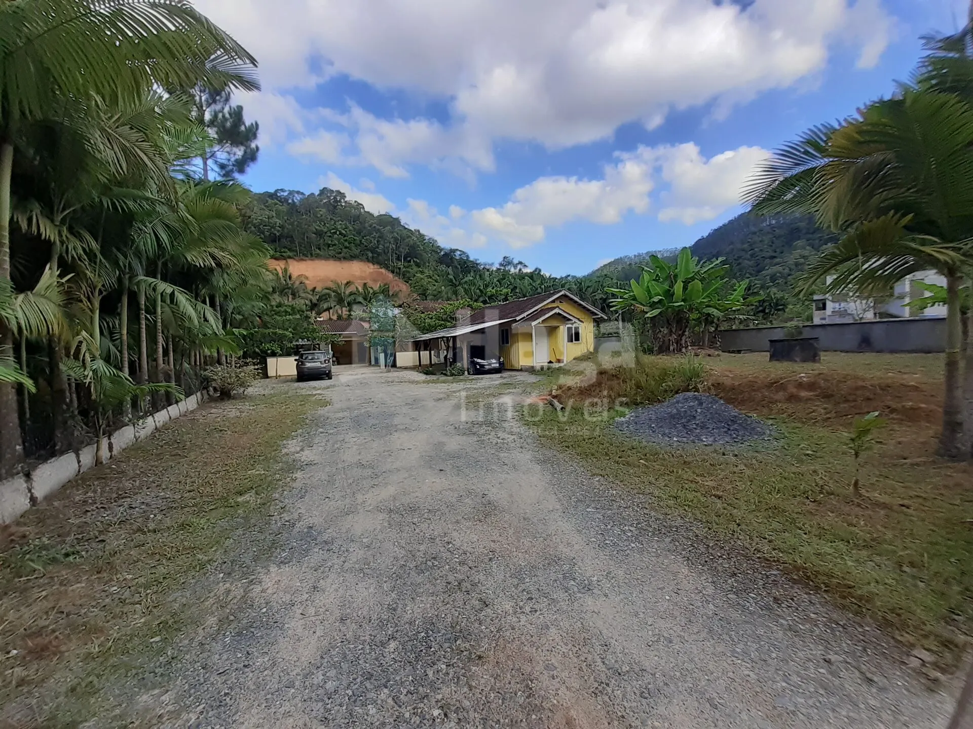 Casa à venda de 2.058 m² em Guabiruba, SC, Brasil