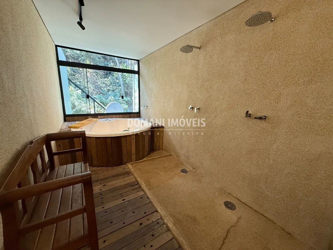 Comercial à venda de 2.870 m² em Campos do Jordão, SP, Brasil