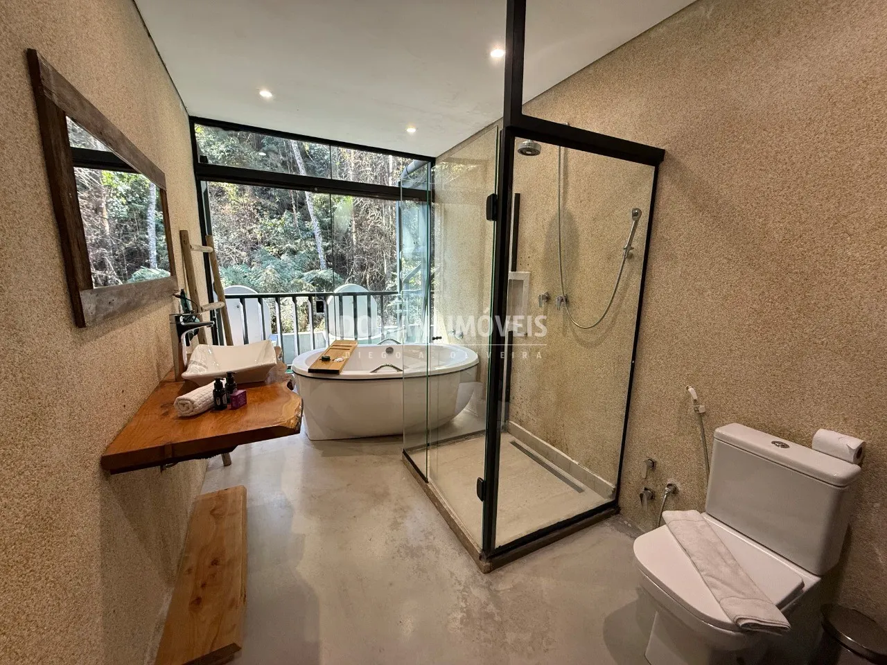 Comercial à venda de 2.870 m² em Campos do Jordão, SP, Brasil