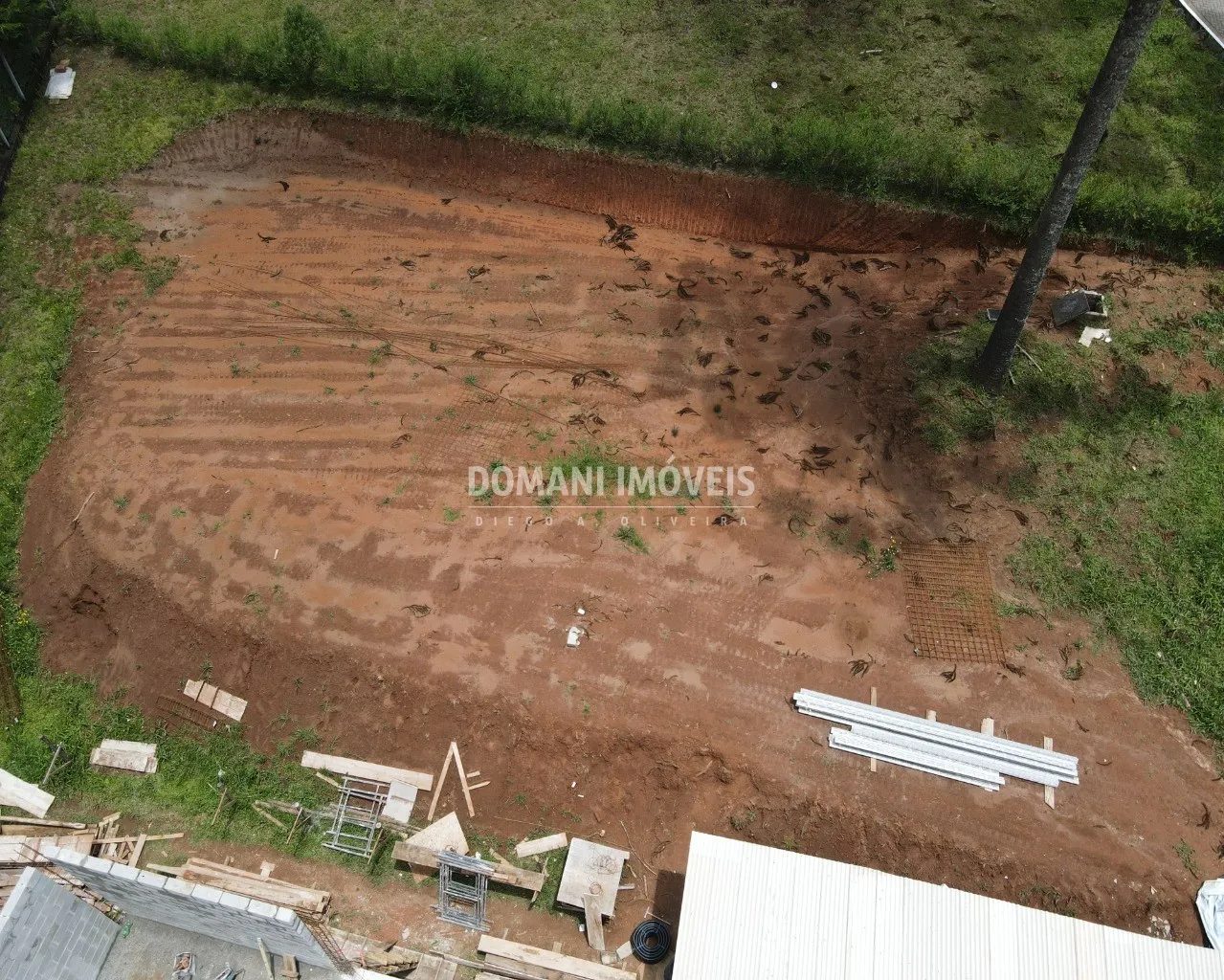 Terreno à venda de 1.305 m² em Campos do Jordão, SP, Brasil