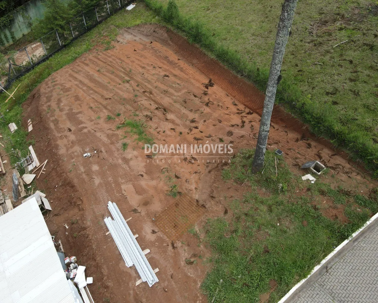 Terreno à venda de 1.305 m² em Campos do Jordão, SP, Brasil