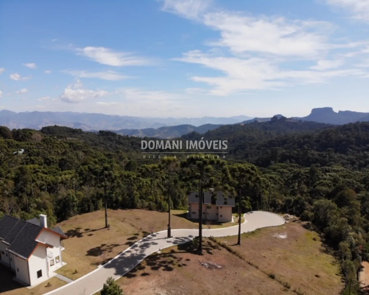 Terreno à venda de 1.305 m² em Campos do Jordão, SP, Brasil