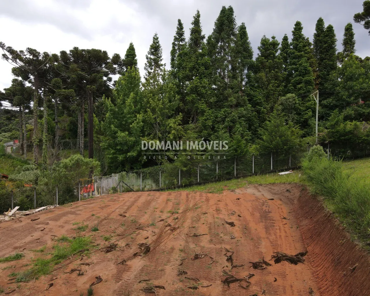 Terreno à venda de 1.305 m² em Campos do Jordão, SP, Brasil
