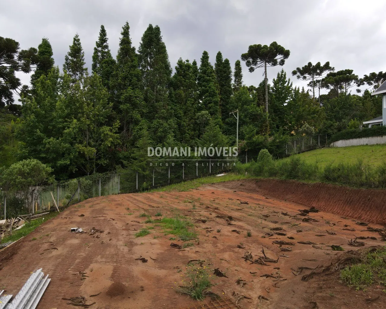 Terreno à venda de 1.305 m² em Campos do Jordão, SP, Brasil