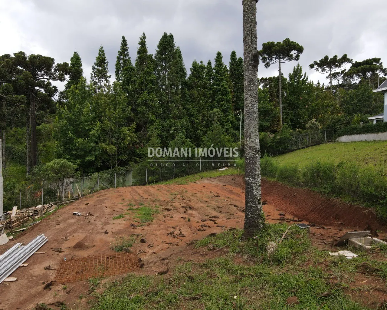 Terreno à venda de 1.305 m² em Campos do Jordão, SP, Brasil
