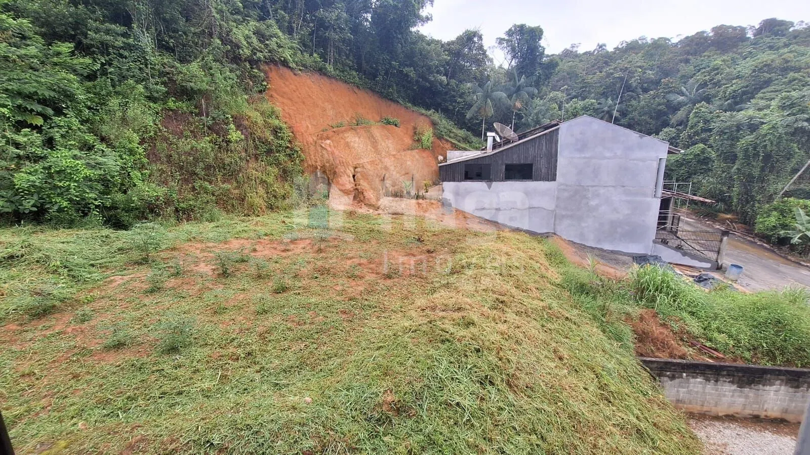 Terreno à venda de 728 m² em Brusque, SC, Brasil