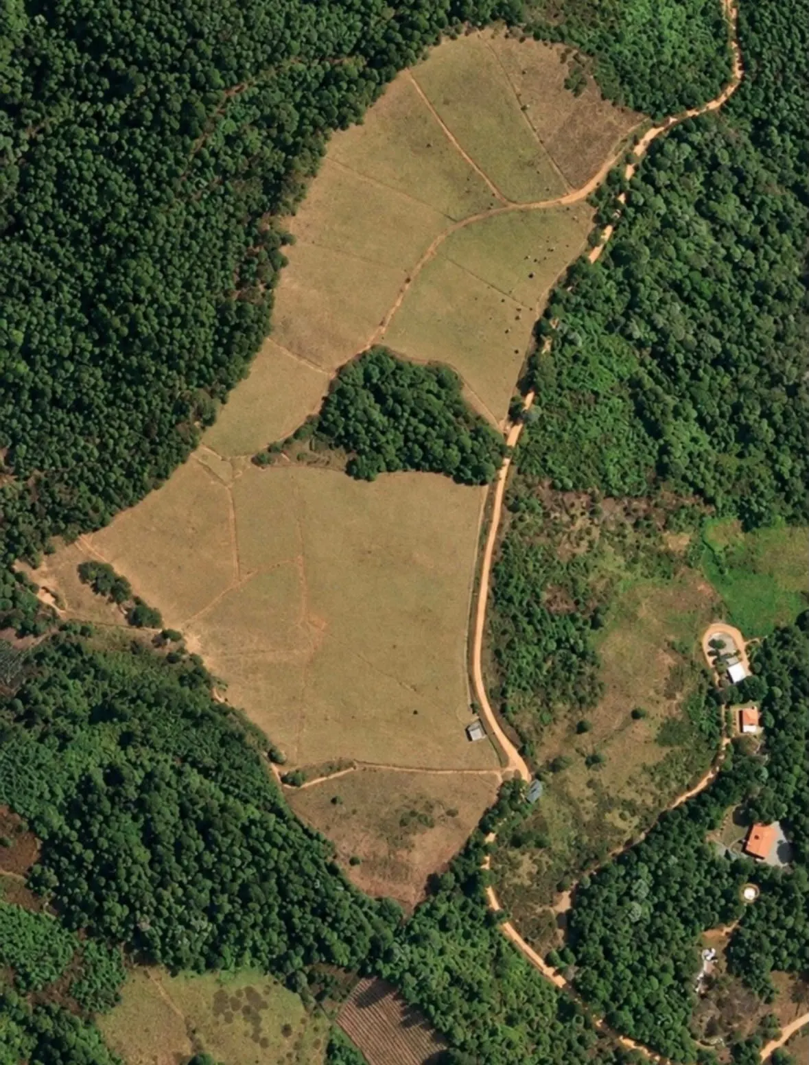Fazenda à venda de 12 ha em Domingos Martins, ES, Brasil
