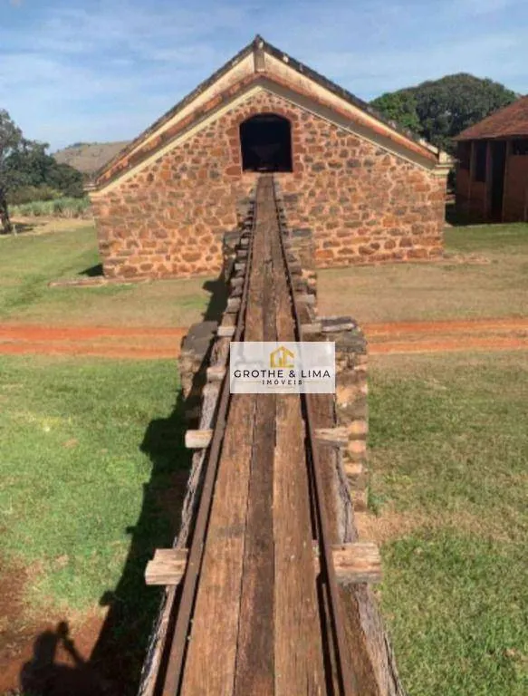 Fazenda à venda e para Arrendar de 796 ha em Cajuru, SP, Brasil