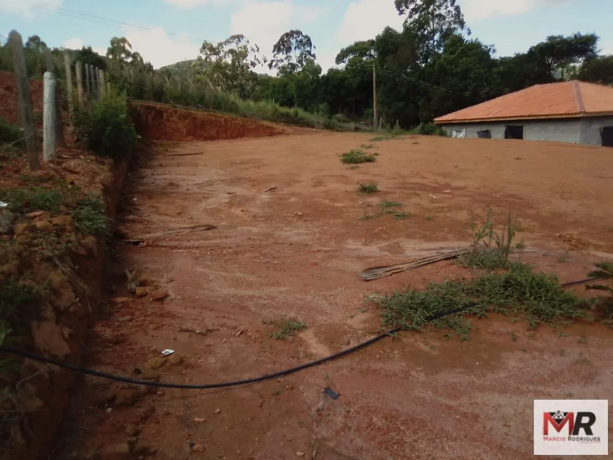 Terreno à venda de 1.000 m² em Toledo, MG, Brasil