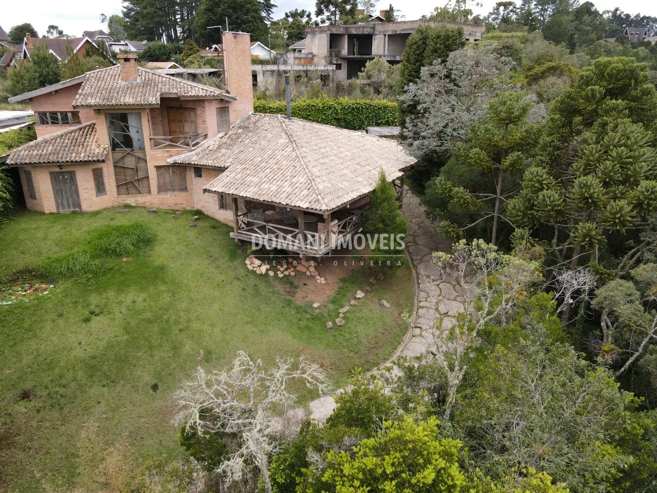Casa à venda de 1.800 m² em Campos do Jordão, SP, Brasil