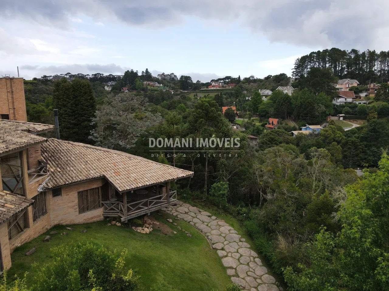 Casa à venda de 1.800 m² em Campos do Jordão, SP, Brasil