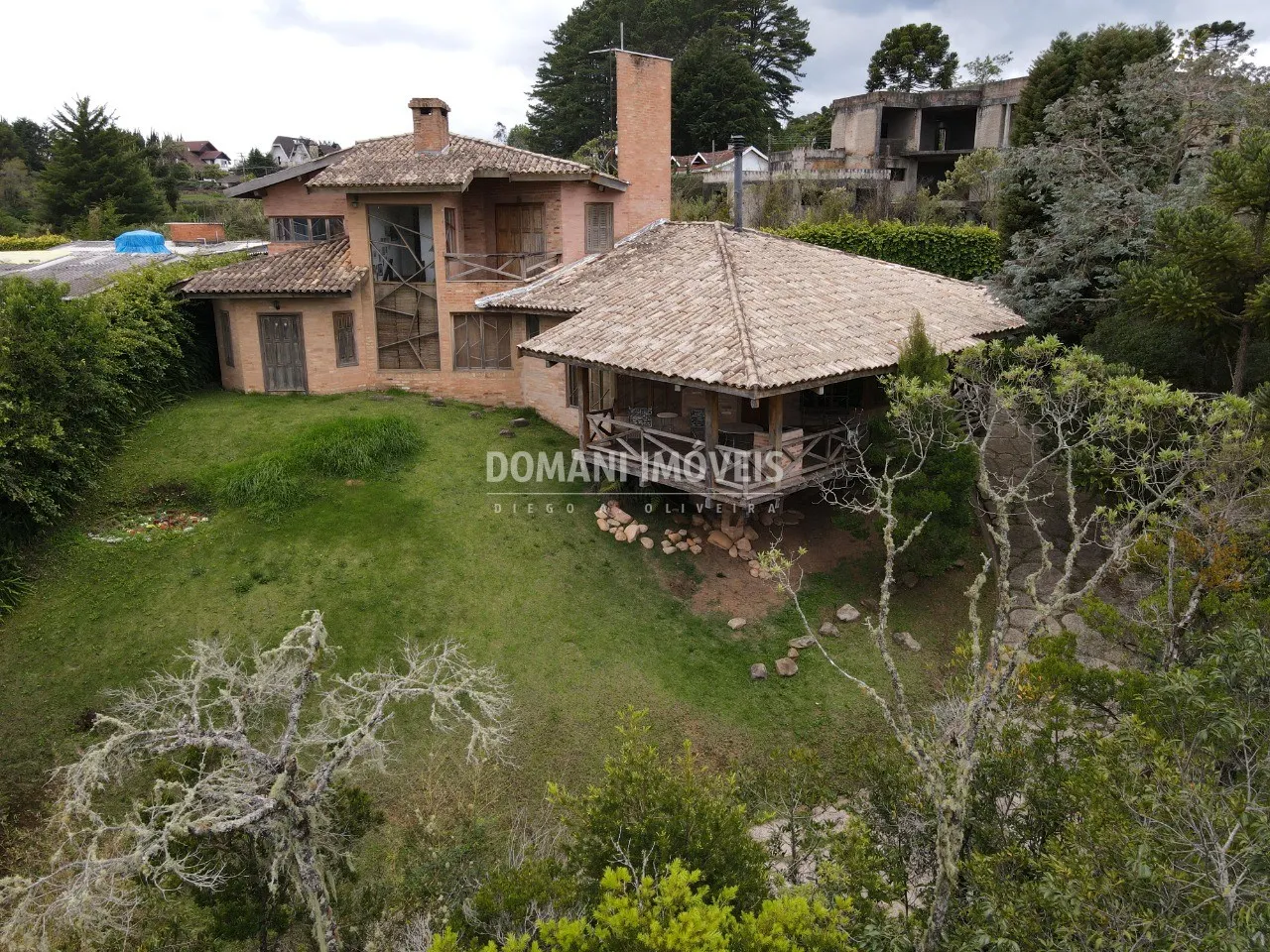Casa à venda de 1.800 m² em Campos do Jordão, SP, Brasil