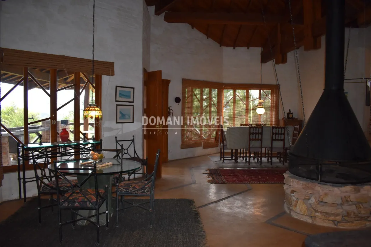 Casa à venda de 1.800 m² em Campos do Jordão, SP, Brasil