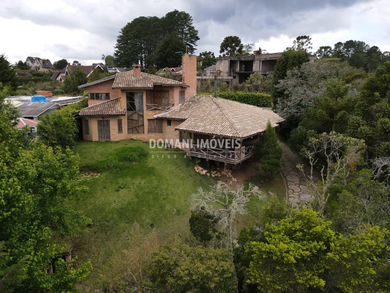 Casa à venda de 1.800 m² em Campos do Jordão, SP, Brasil