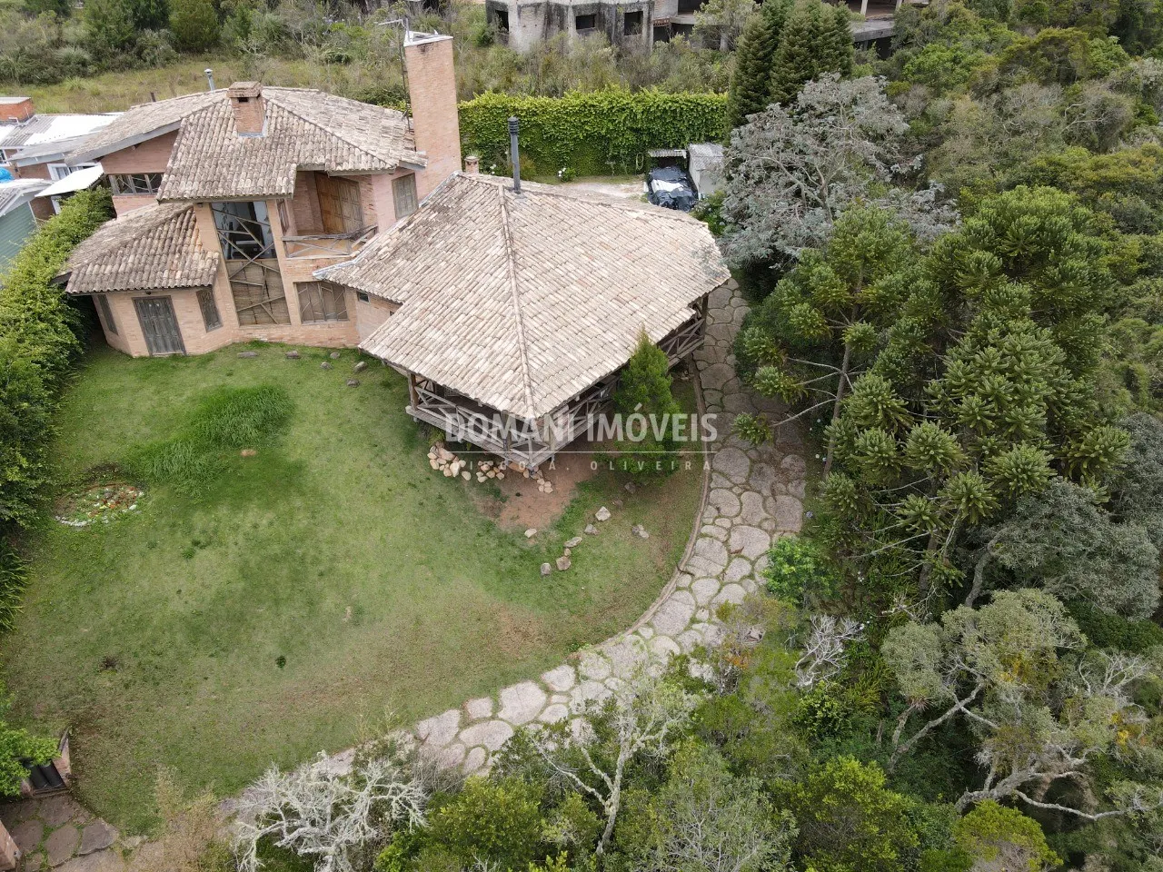 Casa à venda de 1.800 m² em Campos do Jordão, SP, Brasil