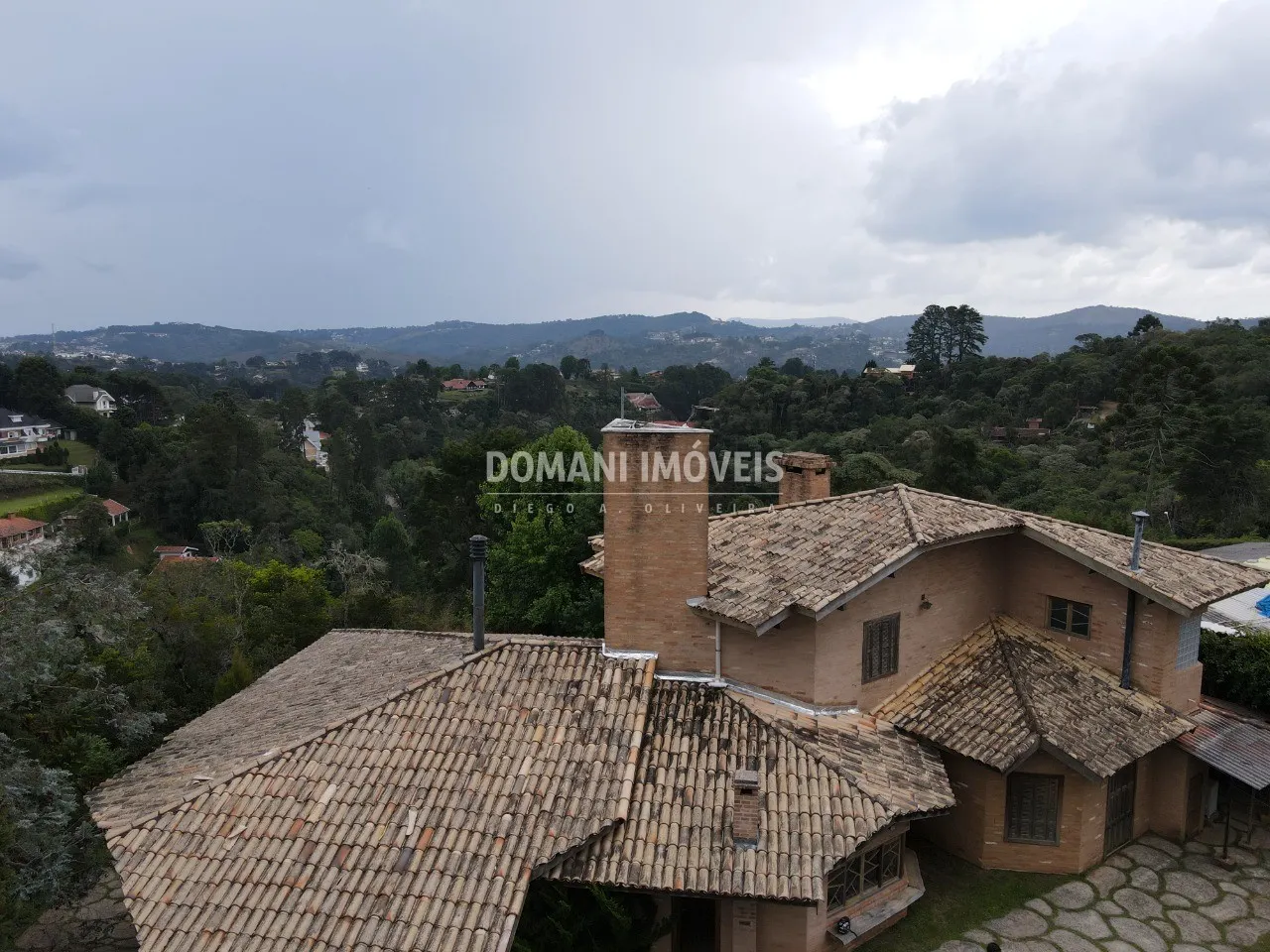Casa à venda de 1.800 m² em Campos do Jordão, SP, Brasil