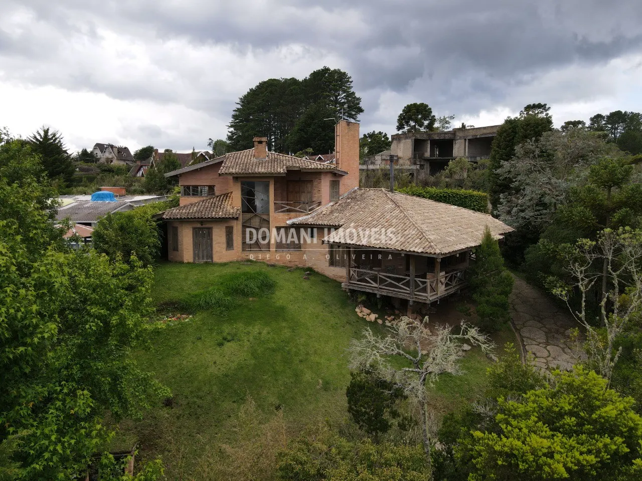 Casa à venda de 1.800 m² em Campos do Jordão, SP, Brasil