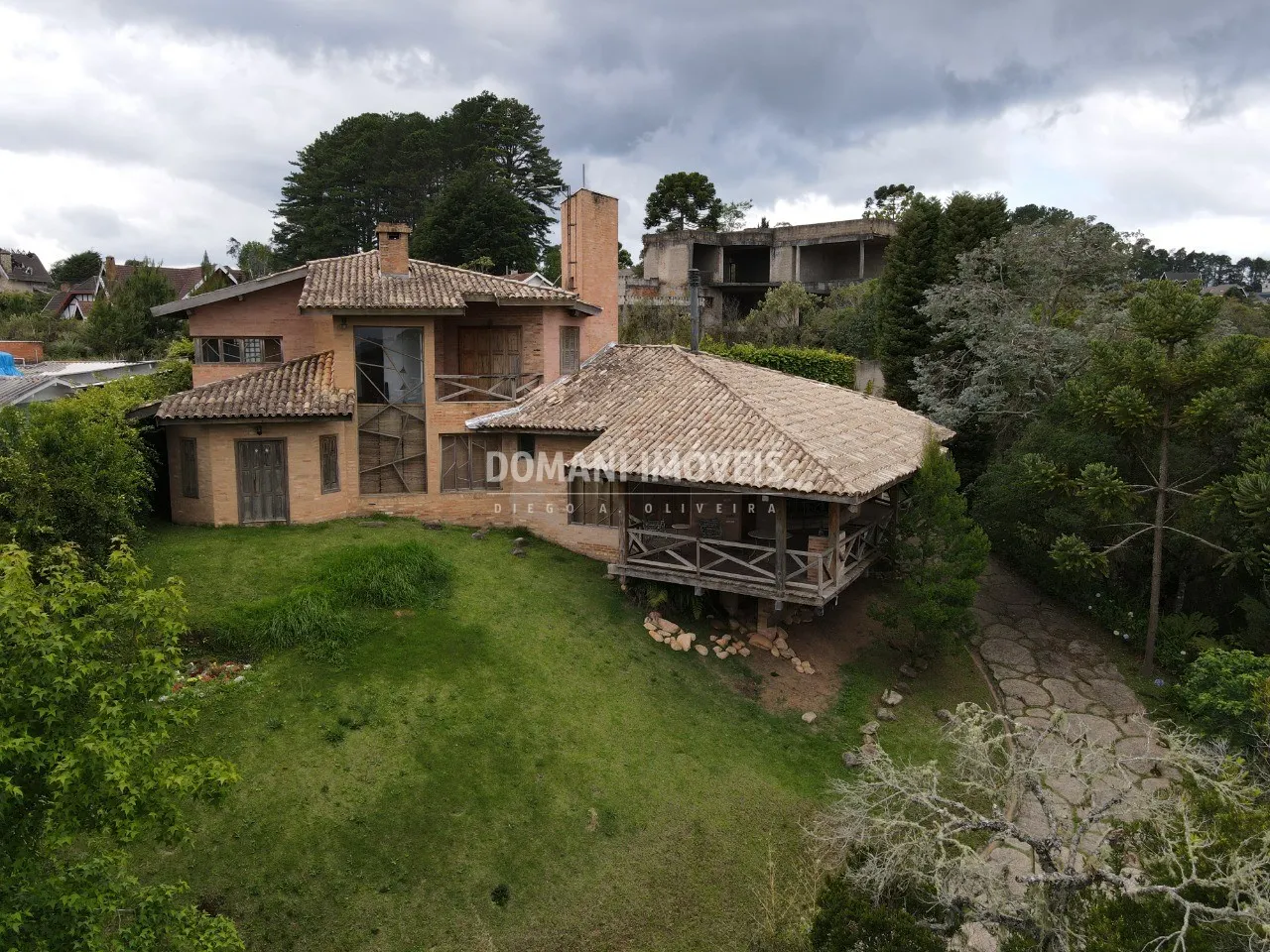 Casa à venda de 1.800 m² em Campos do Jordão, SP, Brasil