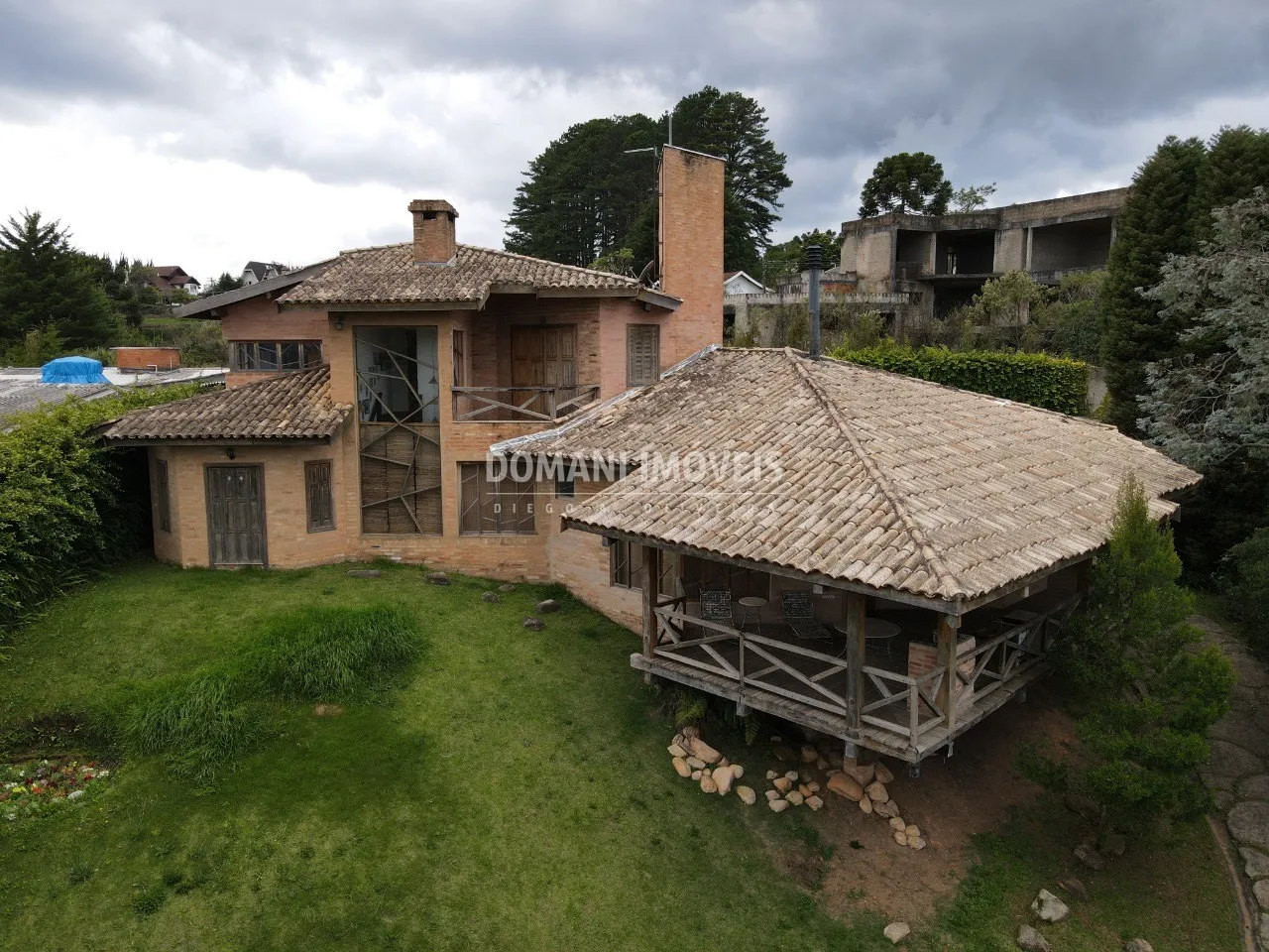 Casa à venda de 1.800 m² em Campos do Jordão, SP, Brasil