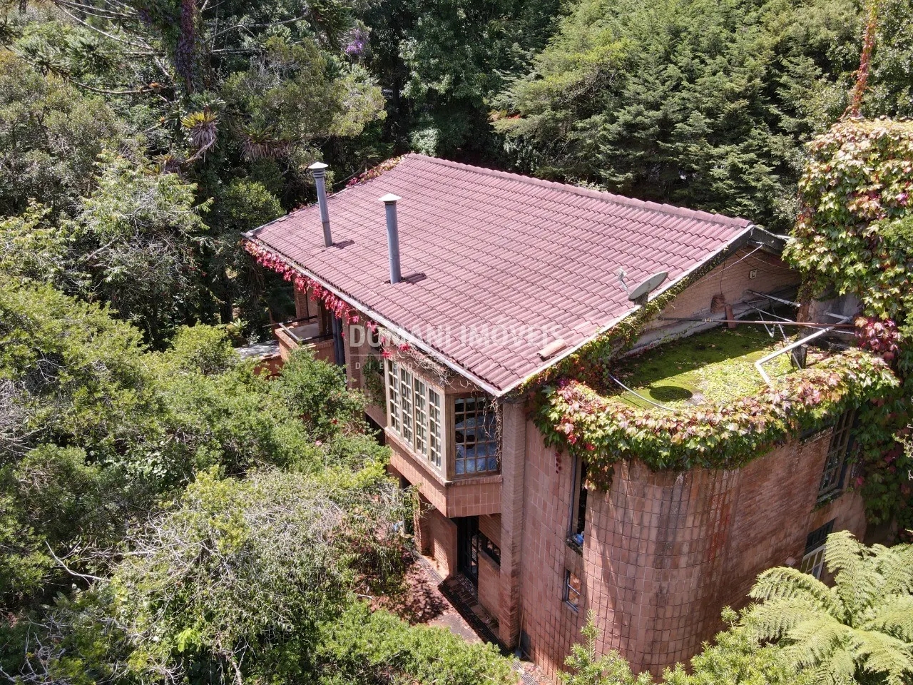 Casa à venda de 3 ha em Campos do Jordão, SP, Brasil