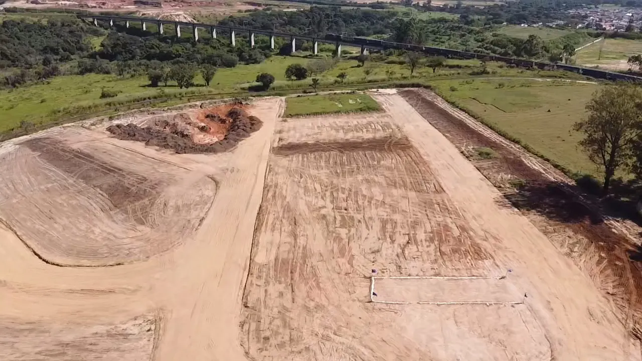 Terreno à venda de 180 m² em Salto, SP, Brasil