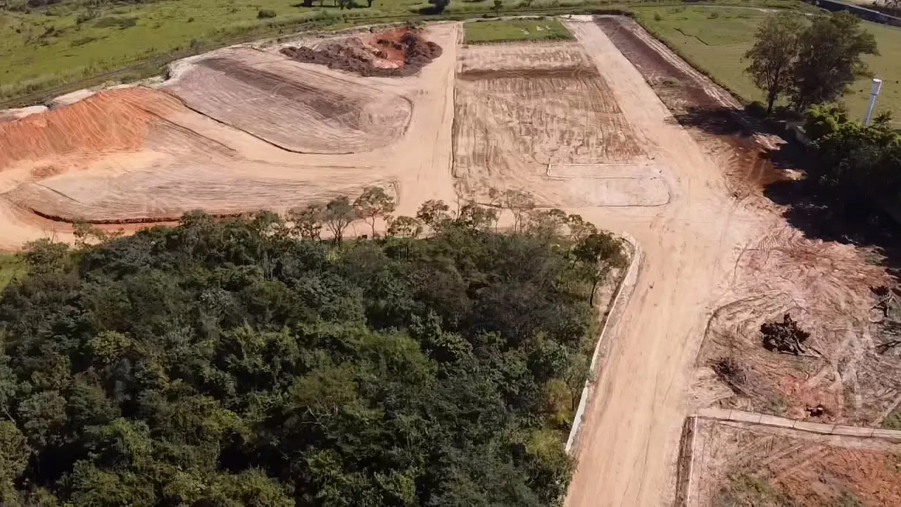 Terreno à venda de 180 m² em Salto, SP, Brasil