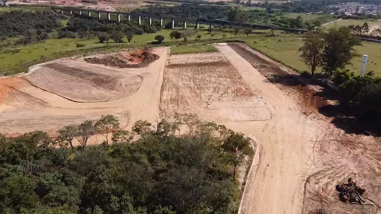 Terreno à venda de 180 m² em Salto, SP, Brasil