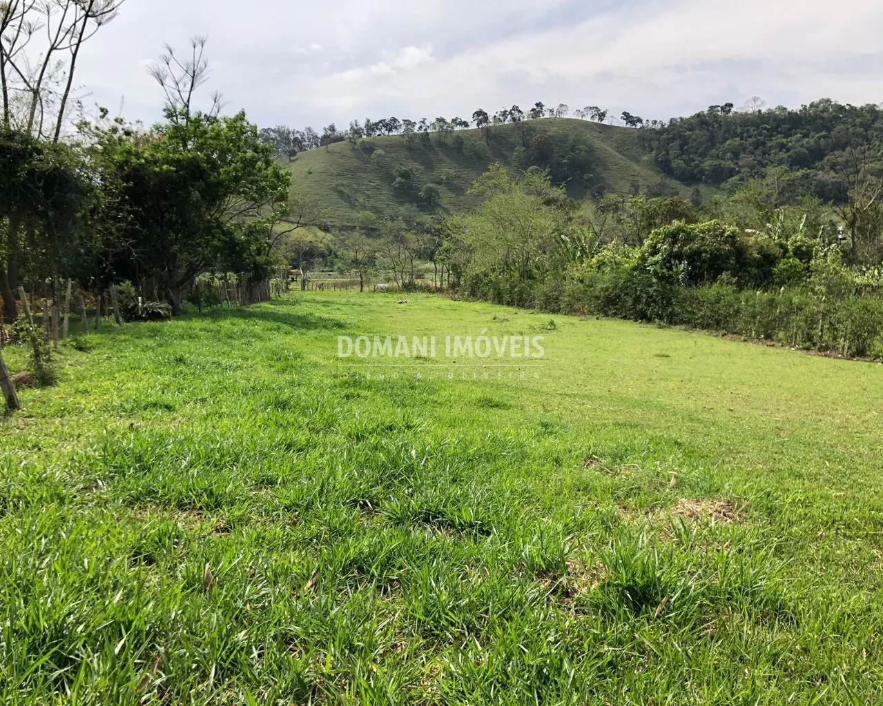 Terreno à venda de 2.800 m² em São Bento do Sapucaí, SP, Brasil