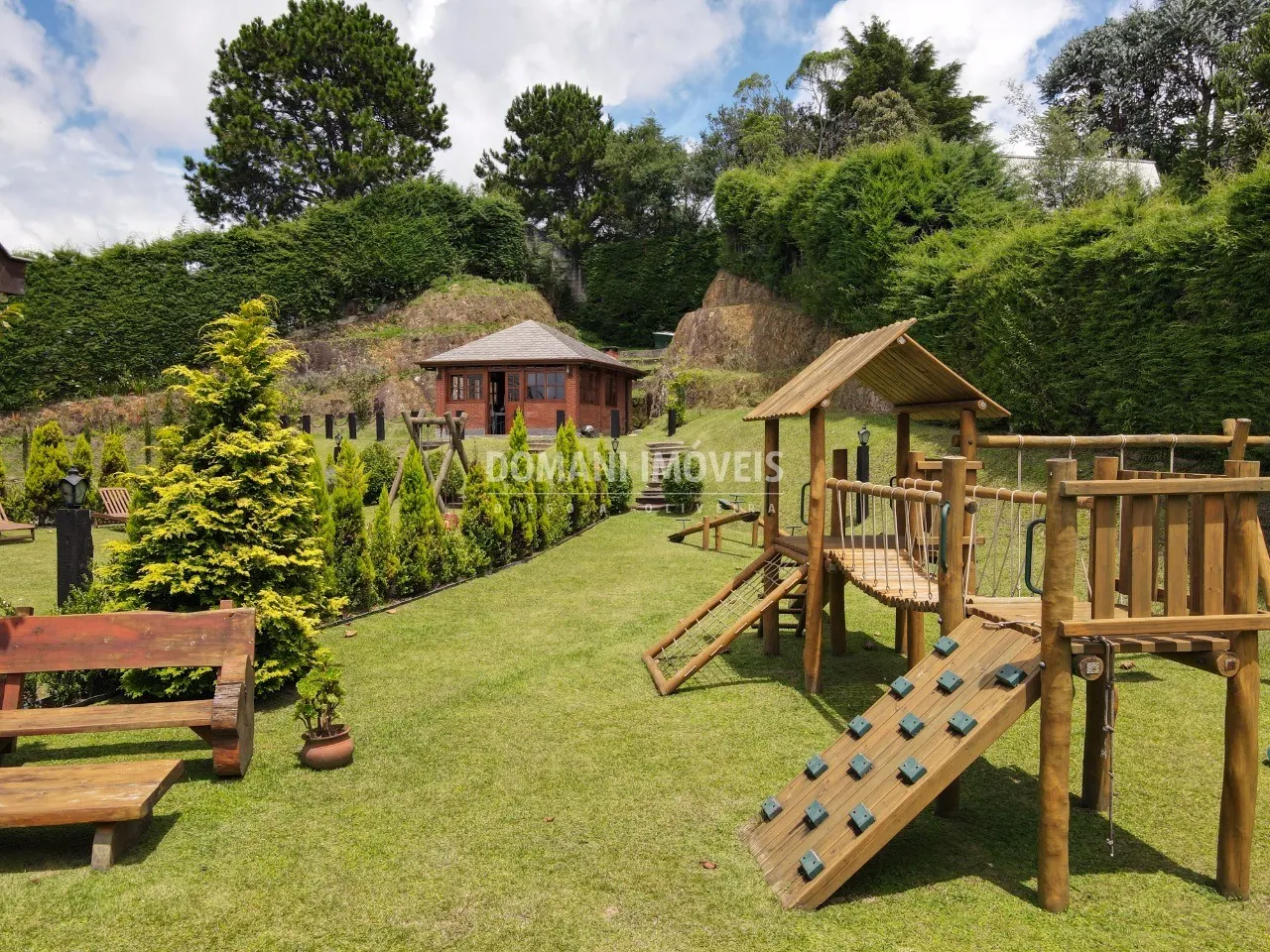 Casa à venda de 1.390 m² em Campos do Jordão, SP, Brasil