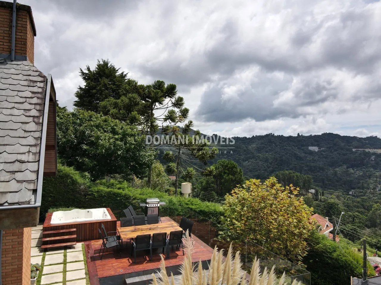 Casa à venda de 1.390 m² em Campos do Jordão, SP, Brasil