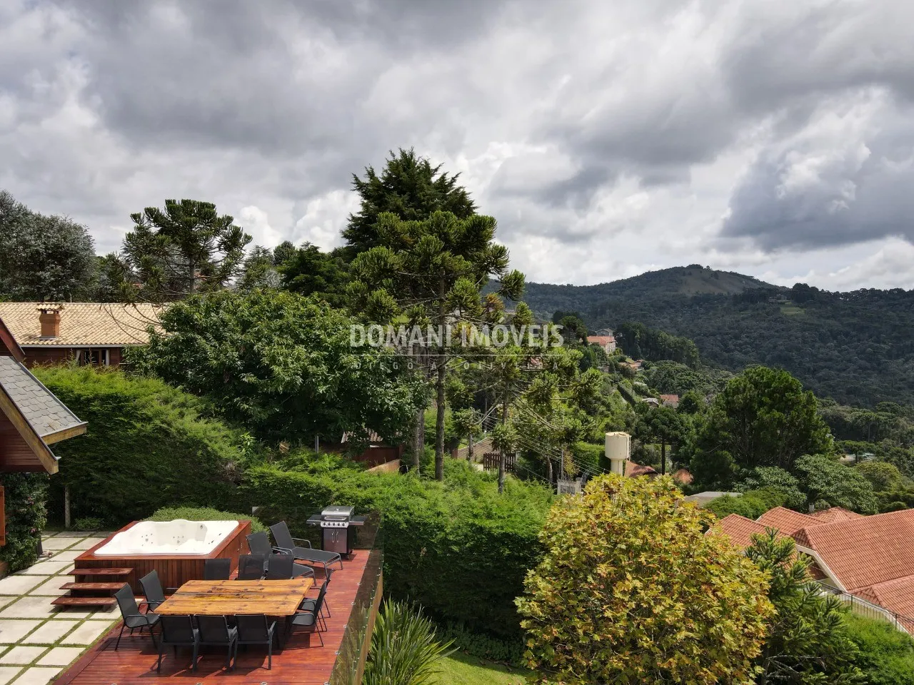 Casa à venda de 1.390 m² em Campos do Jordão, SP, Brasil