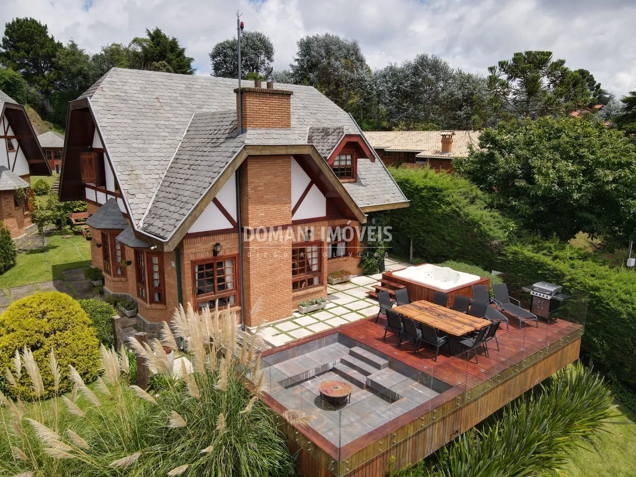 Casa à venda de 1.390 m² em Campos do Jordão, SP, Brasil