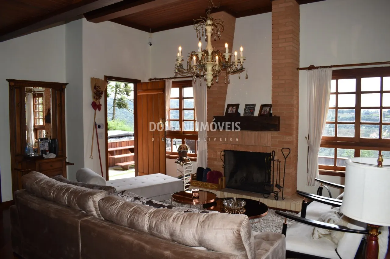 Casa à venda de 1.390 m² em Campos do Jordão, SP, Brasil