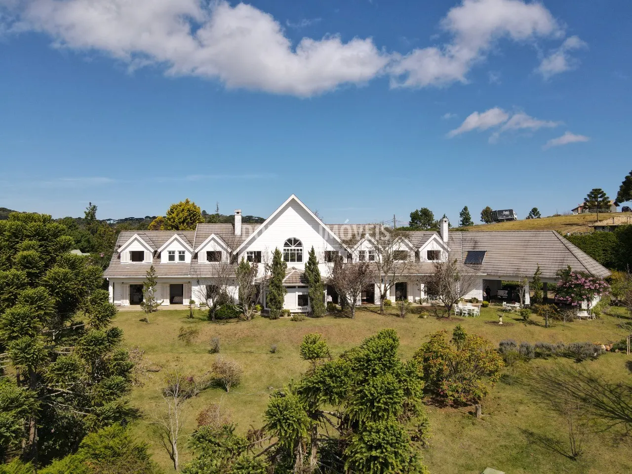 Casa à venda de 5.300 m² em Campos do Jordão, SP, Brasil