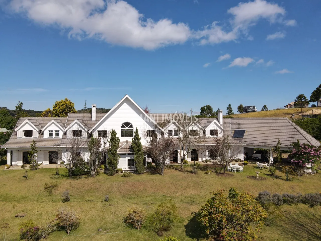 Casa à venda de 5.300 m² em Campos do Jordão, SP, Brasil