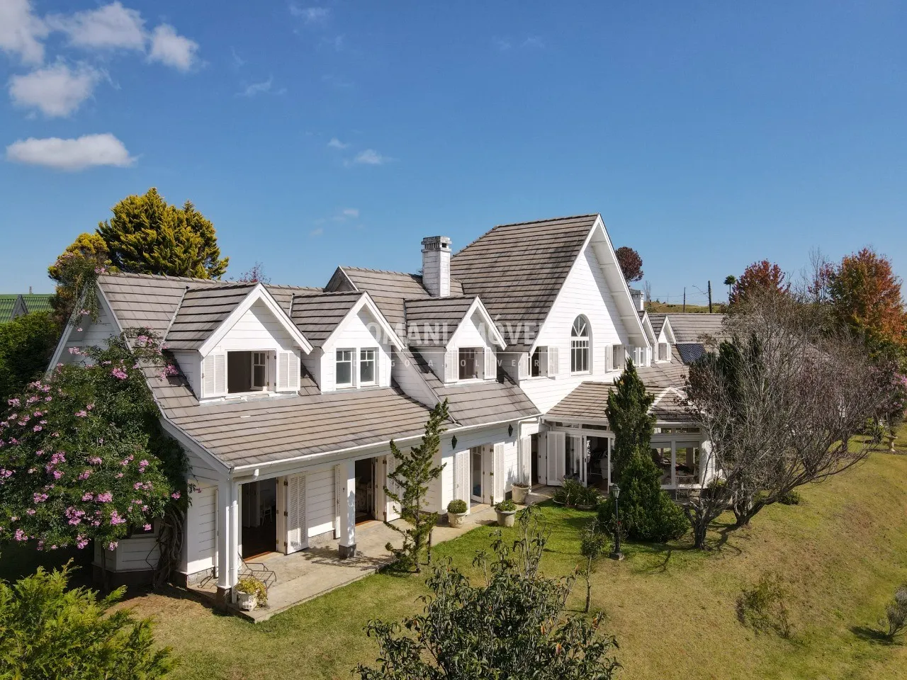 Casa à venda de 5.300 m² em Campos do Jordão, SP, Brasil