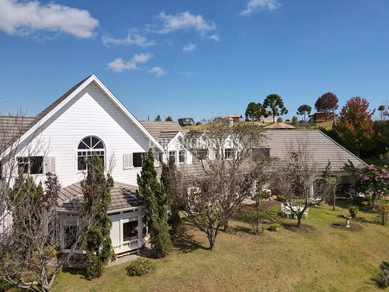 Casa à venda de 5.300 m² em Campos do Jordão, SP, Brasil