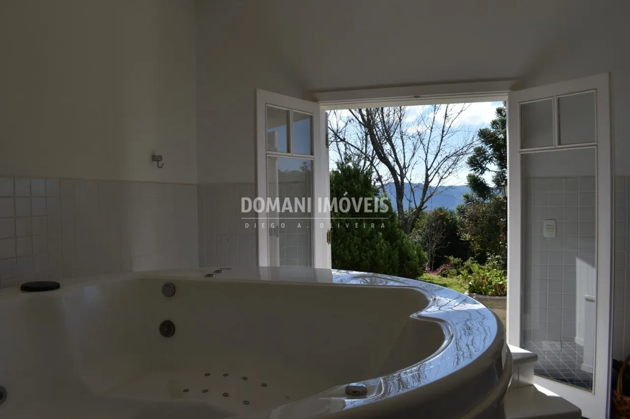 Casa à venda de 5.300 m² em Campos do Jordão, SP, Brasil