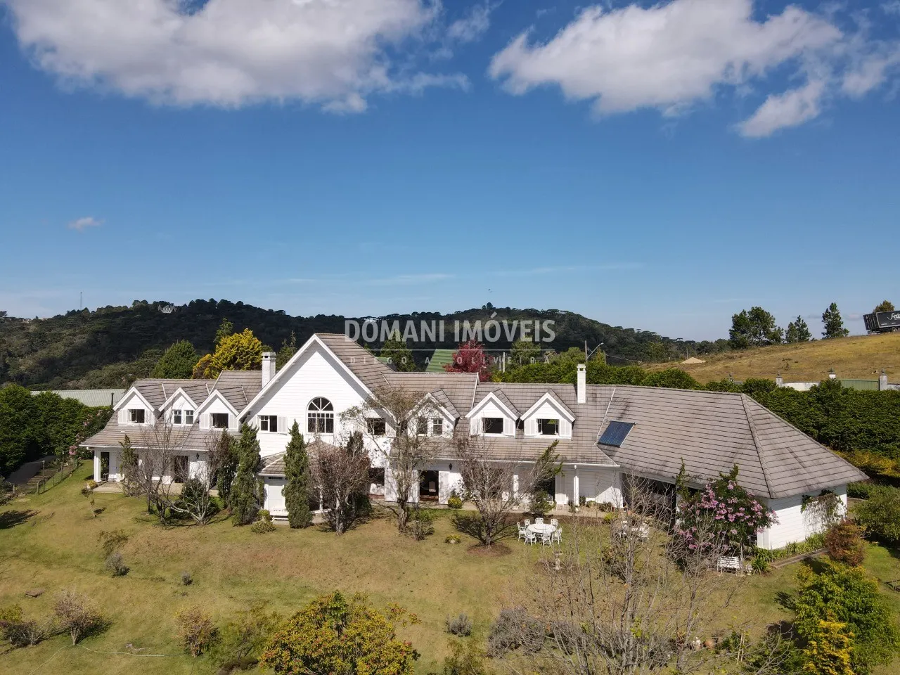 Casa à venda de 5.300 m² em Campos do Jordão, SP, Brasil