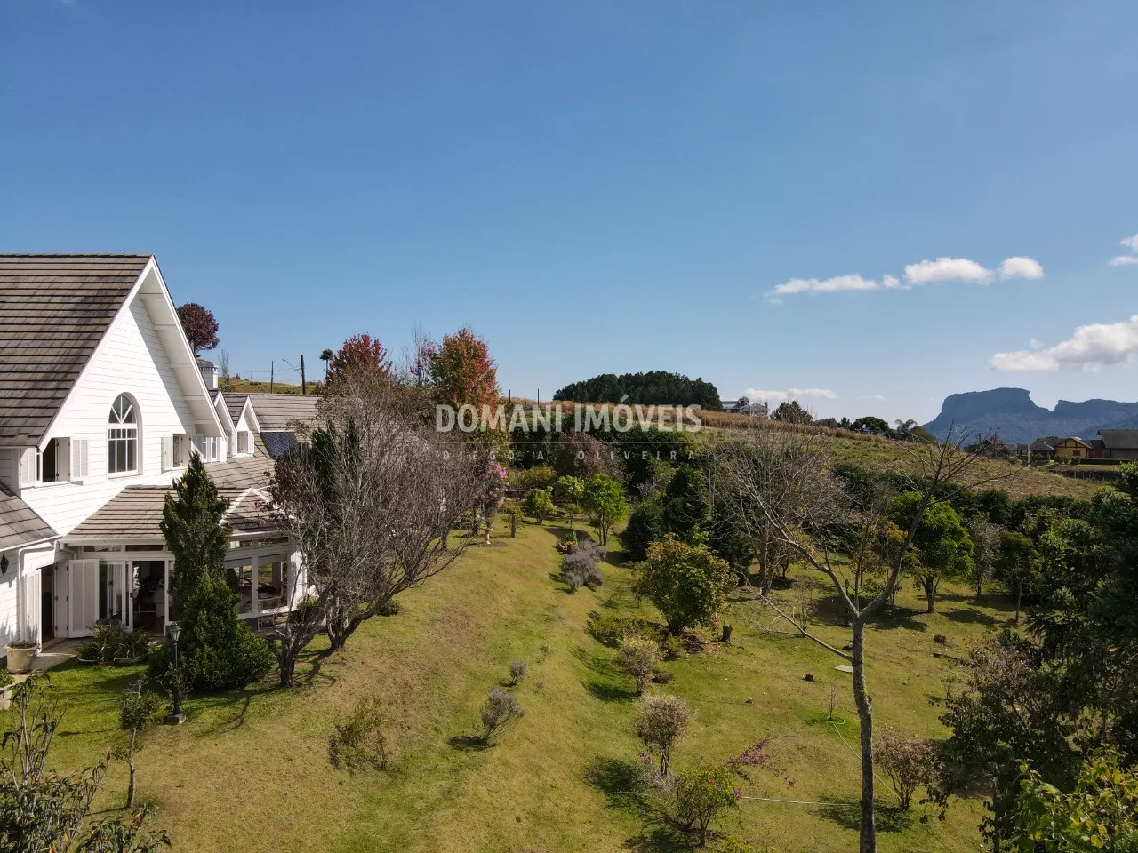 Casa à venda de 5.300 m² em Campos do Jordão, SP, Brasil