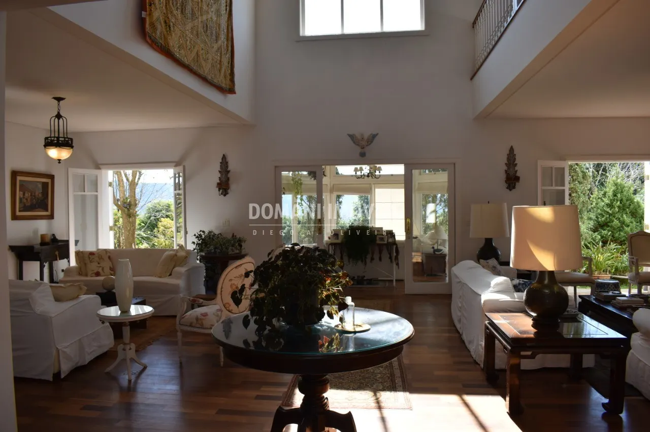 Casa à venda de 5.300 m² em Campos do Jordão, SP, Brasil